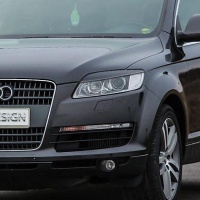 Mra��tka p�edn�ch sv�tlomet� Audi Q7 -- rok v�roby 2005-09
