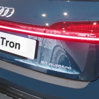 RGM ochrann� plast hrany zadn�ho n�razn�ku Audi E-Tron -- od roku v�roby 2018-