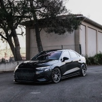 Oneway kompletn� body kit Audi A3 (8Y) Sedan (NE pro S-Line/S3/RS3) -- rok v�roby 2020-24 - leskl� �ern�