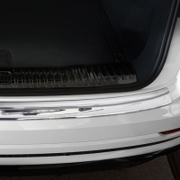 Kryt prahu zadn�ch dve�� nerez le�t�n� Audi Q8 -- od roku v�roby 2018- / 2023-