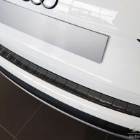 Kryt prahu zadn�ch dve�� nerez �ern� Audi Q3 II / S-Line -- od roku v�roby 2018-